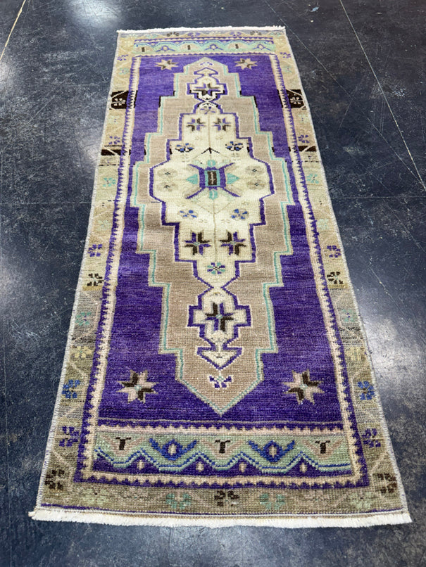 Turkish Yastik Rug 1'5" x 3'9" #23727