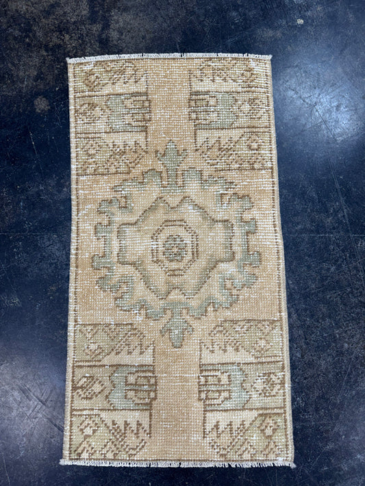 Turkish Yastik Rug 1'5" x 2'8" #23728