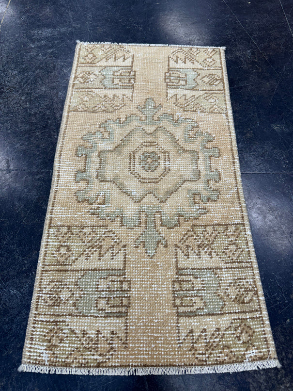 Turkish Yastik Rug 1'5" x 2'8" #23728