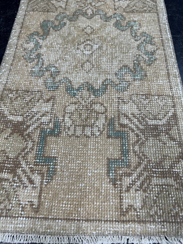 Turkish Yastik Rug 1'5" x 2'11" #237230
