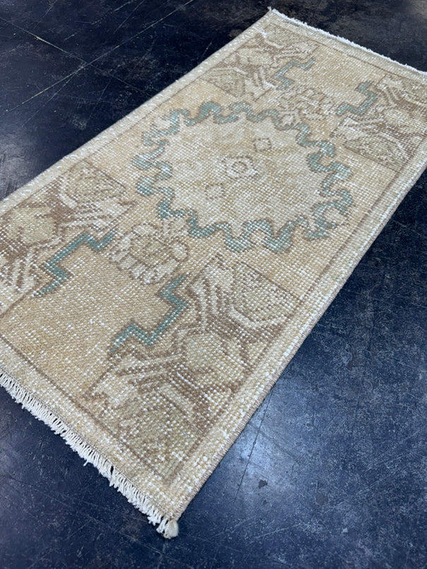Turkish Yastik Rug 1'5" x 2'11" #237230