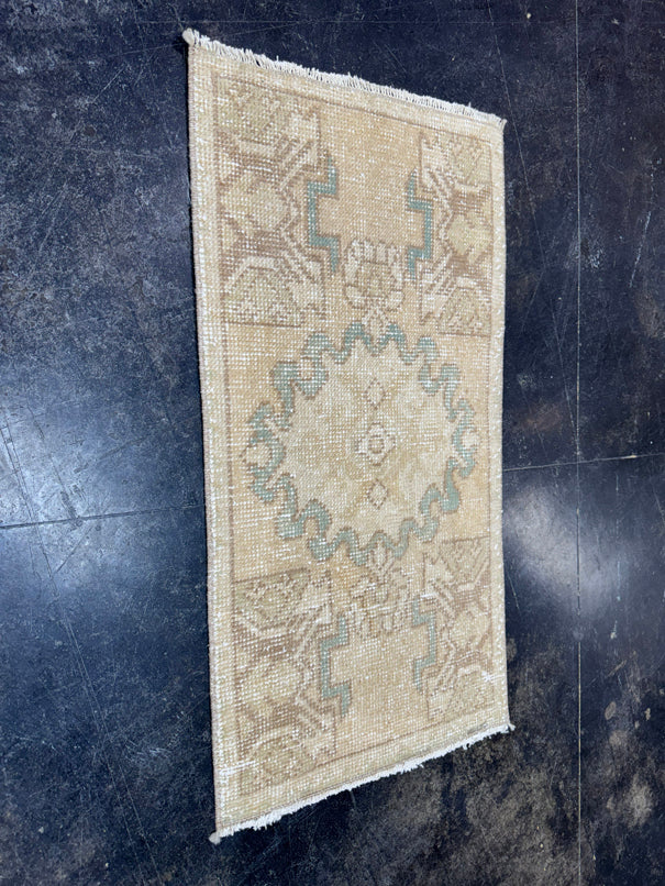 Turkish Yastik Rug 1'5" x 2'11" #237230