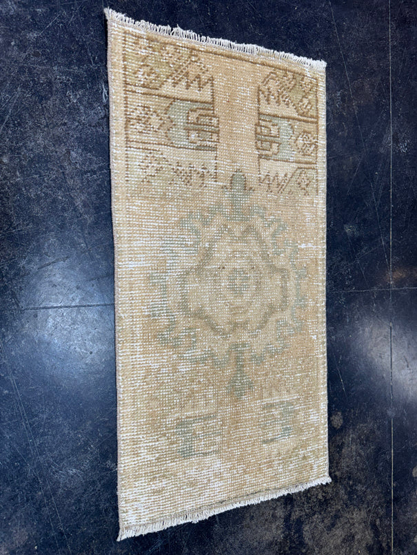 Turkish Yastik Rug 1'6" x 2'10" #23731