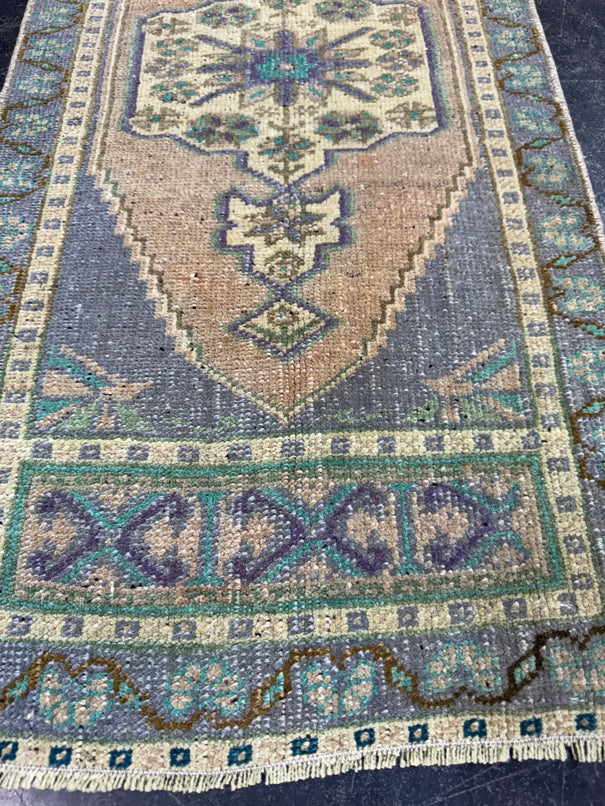 Turkish Yastik Rug 1'8" x 3'5" #23722