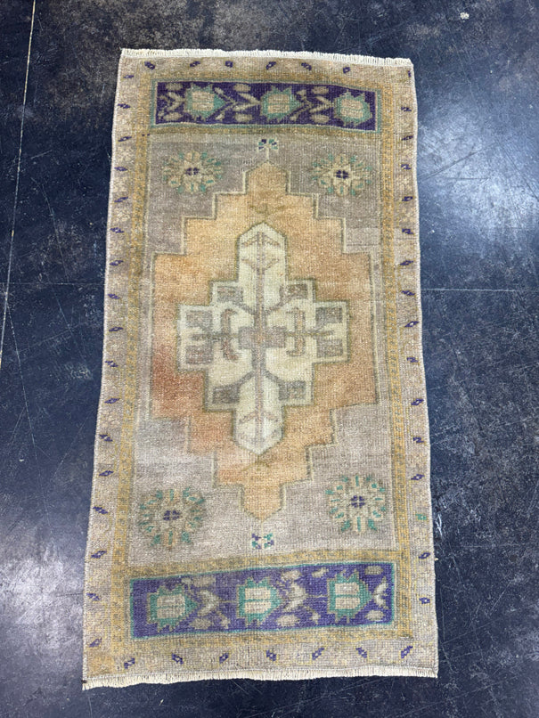 Turkish Yastik Rug 1'7" x 3'1" #23721