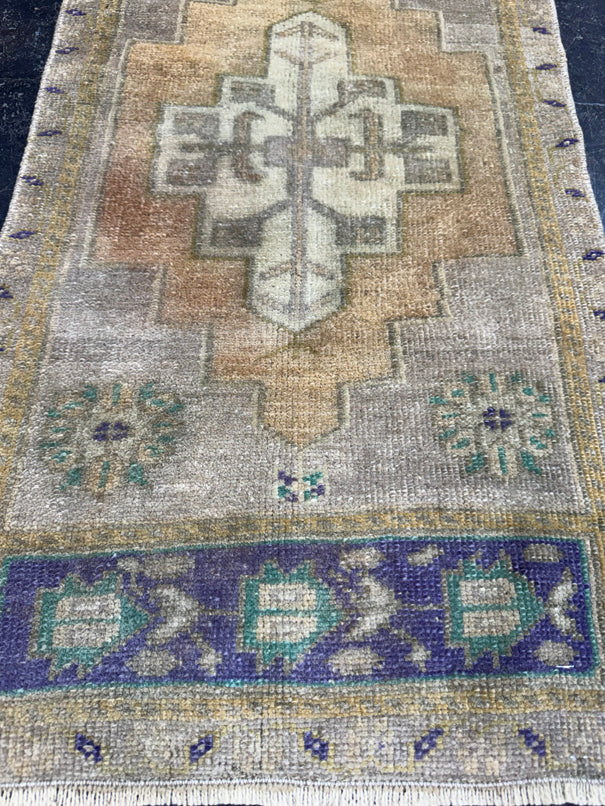 Turkish Yastik Rug 1'7" x 3'1" #23721