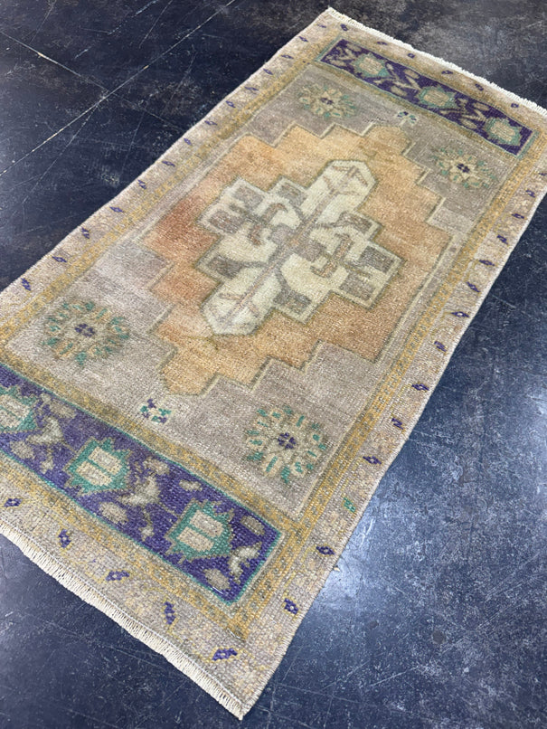 Turkish Yastik Rug 1'7" x 3'1" #23721