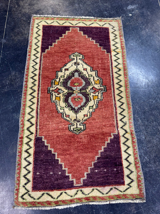 Turkish Yastik Rug 1'9" x 3'1" #23732