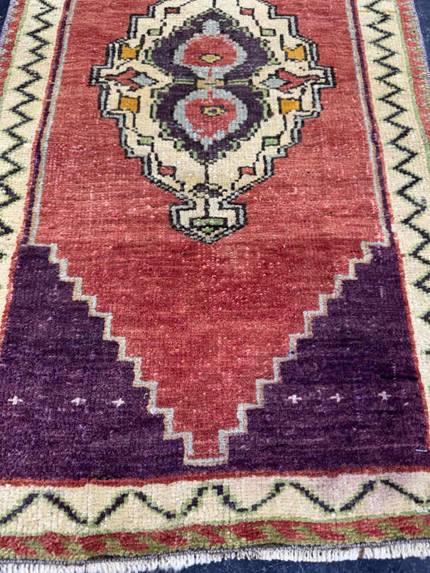 Turkish Yastik Rug 1'9" x 3'1" #23732