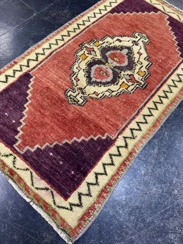 Turkish Yastik Rug 1'9" x 3'1" #23732