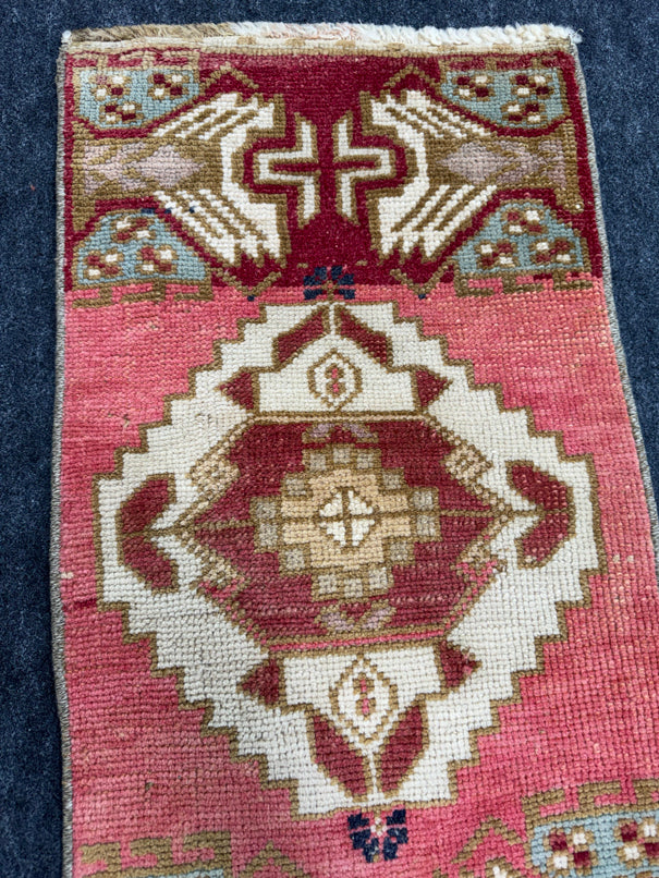 Turkish Yastik Rug  1'4" x  2'9" #23953