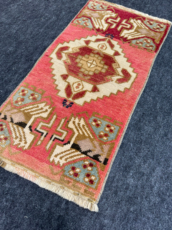 Turkish Yastik Rug  1'4" x  2'9" #23953