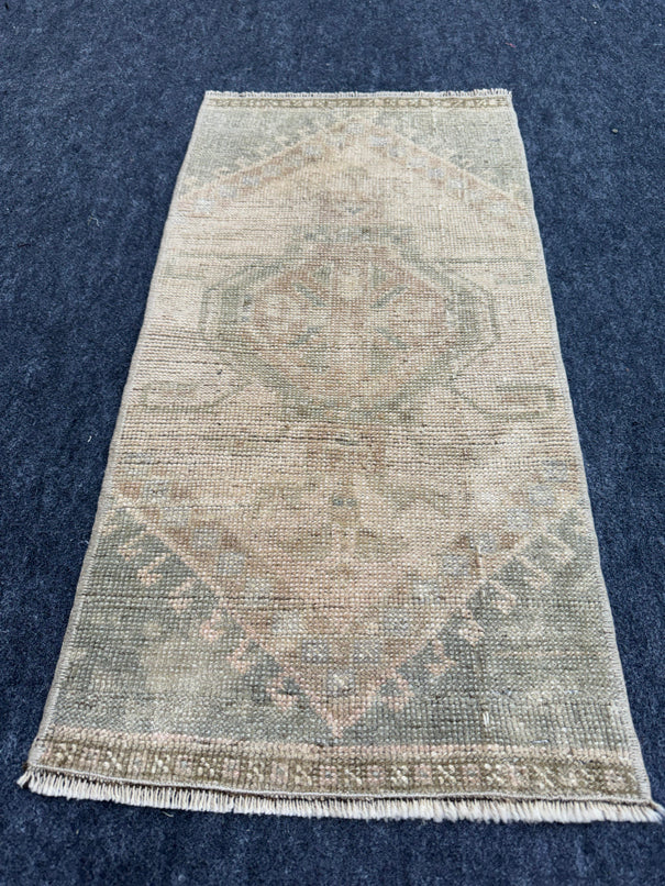 Turkish Yastik Rug 1'5" x 2'10" #23951