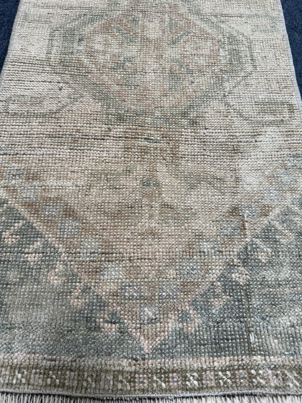 Turkish Yastik Rug 1'5" x 2'10" #23951