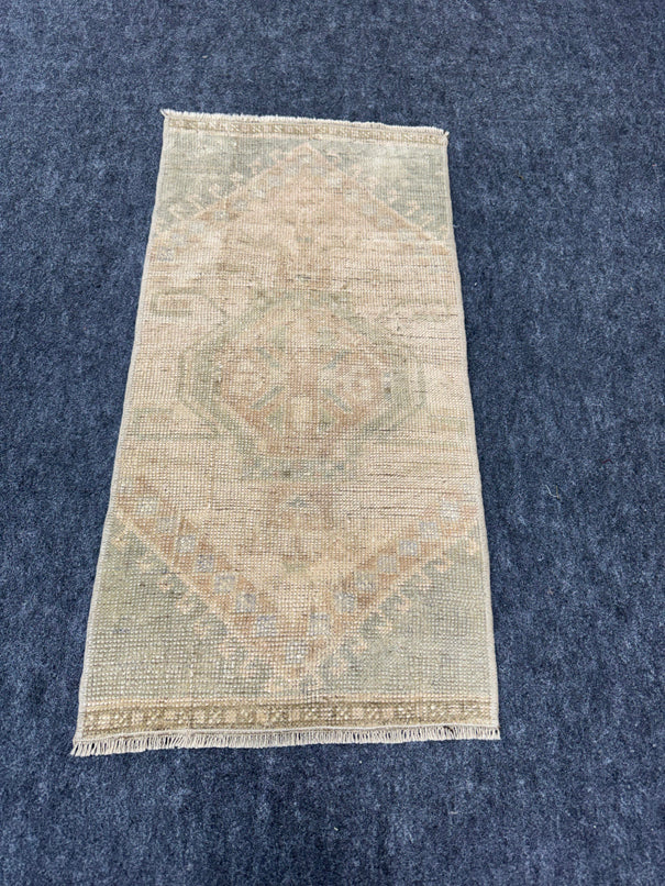 Turkish Yastik Rug 1'5" x 2'10" #23951