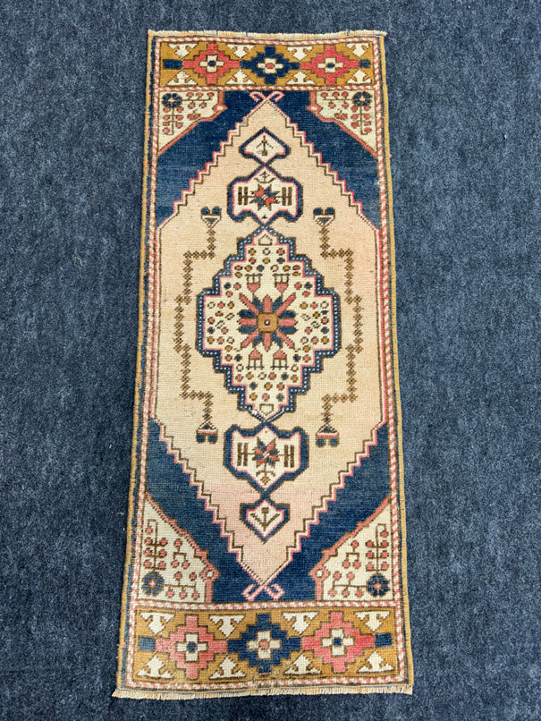 Turkish Yastik Rug 1'5" x 3'6" #23952