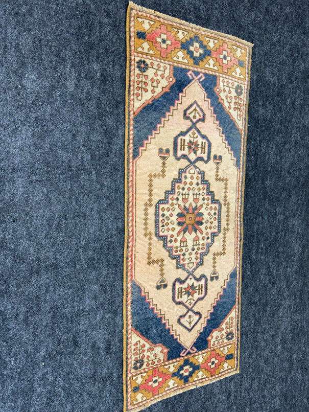 Turkish Yastik Rug 1'5" x 3'6" #23952