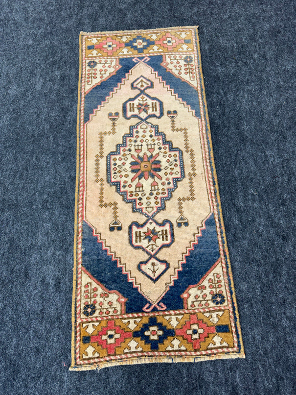 Turkish Yastik Rug 1'5" x 3'6" #23952