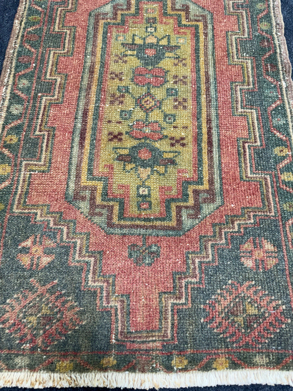 Turkish Yastik Rug  1'9" x  2'8" #23937