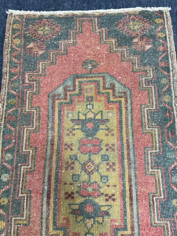 Turkish Yastik Rug  1'9" x  2'8" #23937