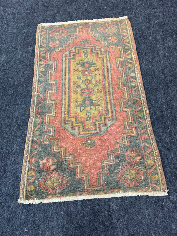 Turkish Yastik Rug  1'9" x  2'8" #23937