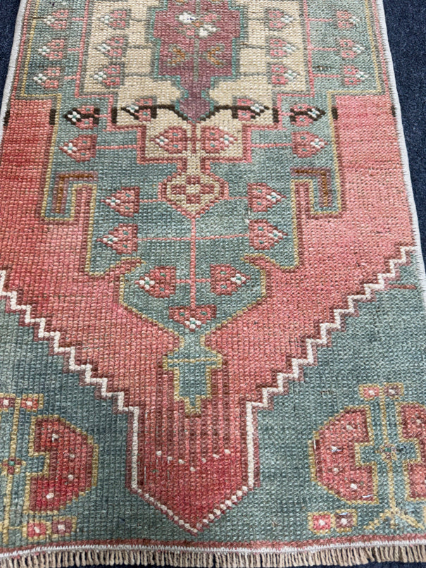 Turkish Yastik Rug  1'4" x  3'3" #23949
