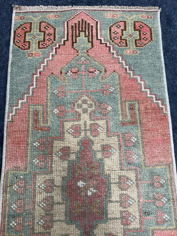 Turkish Yastik Rug  1'4" x  3'3" #23949