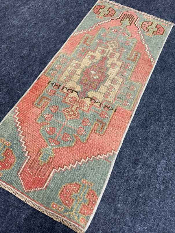 Turkish Yastik Rug  1'4" x  3'3" #23949