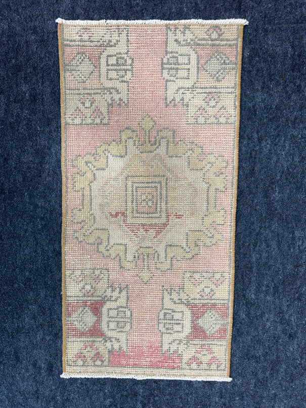 Turkish Yastik Rug  1'5" x  2'11" #23948