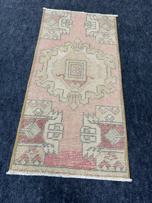 Turkish Yastik Rug  1'5" x  2'11" #23948