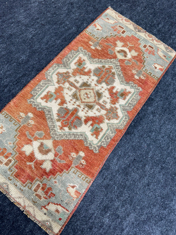 Turkish Yastik Rug  1'4" x  2'10" #23946