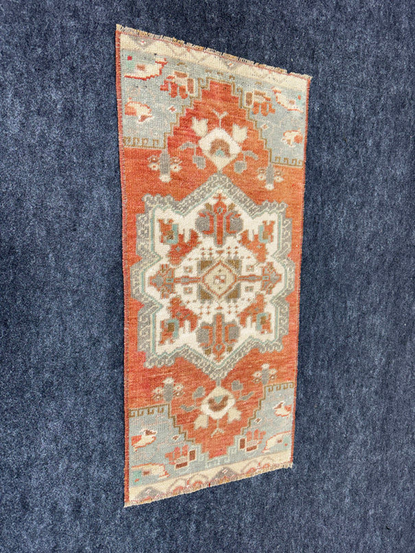 Turkish Yastik Rug  1'4" x  2'10" #23946