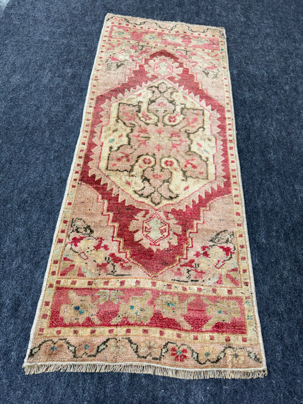 Turkish Yastik Rug  1'5" x  3'7" #23947