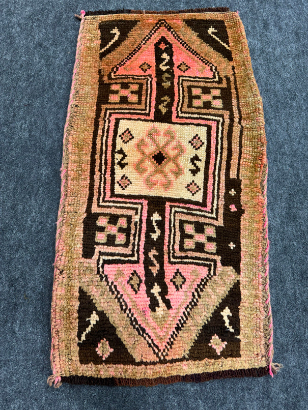 Turkish Yastik Rug  1'7" x  3' #23955