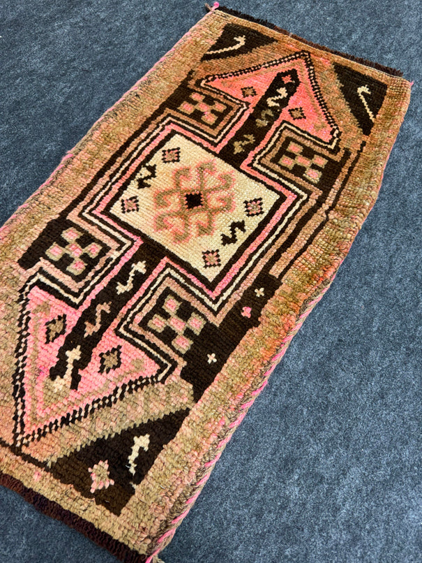 Turkish Yastik Rug  1'7" x  3' #23955