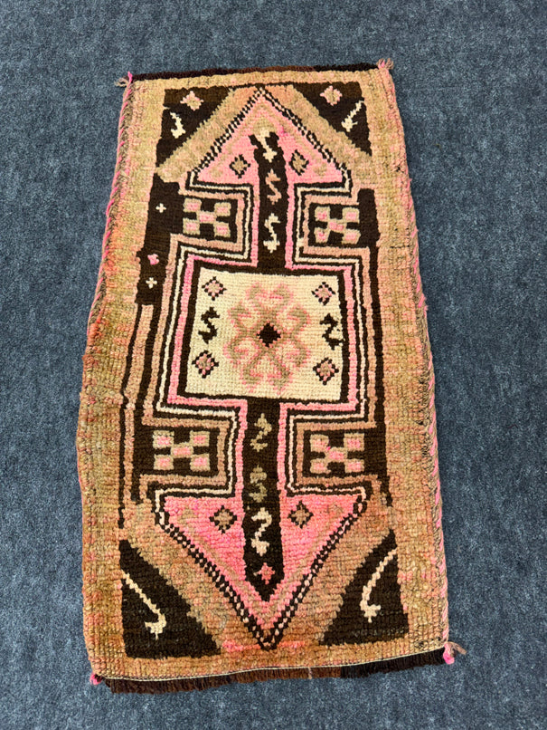 Turkish Yastik Rug  1'7" x  3' #23955