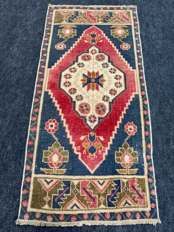Turkish Yastik Rug  1'10" x 3'9" #23943