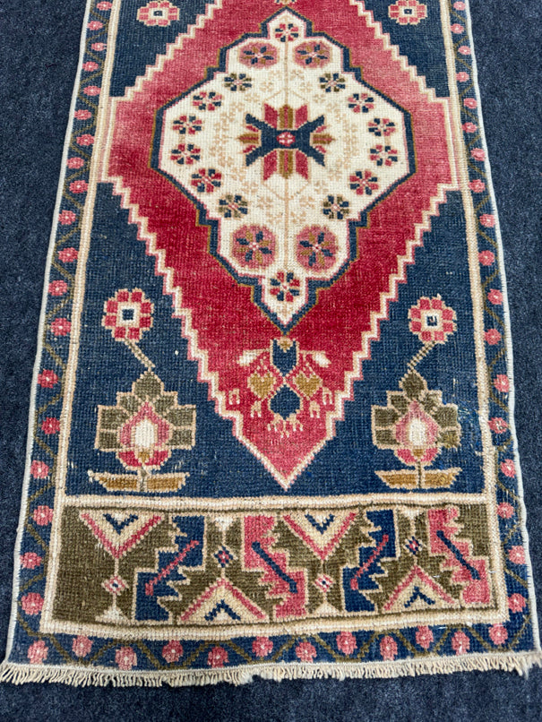 Turkish Yastik Rug  1'10" x 3'9" #23943