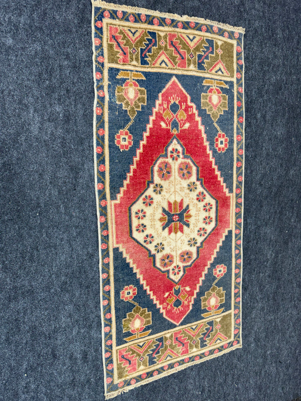 Turkish Yastik Rug  1'10" x 3'9" #23943
