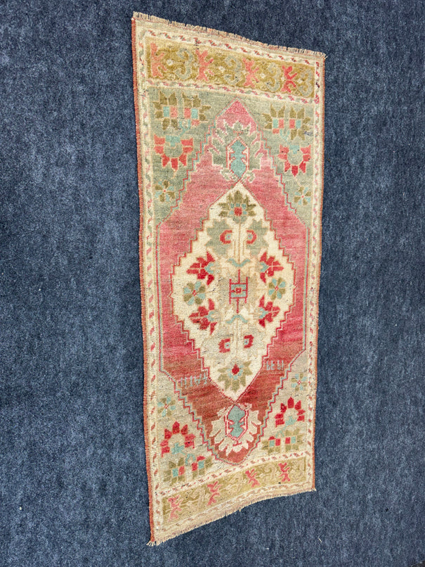 Turkish Yastik Rug  1'7" x  3'8" #23941