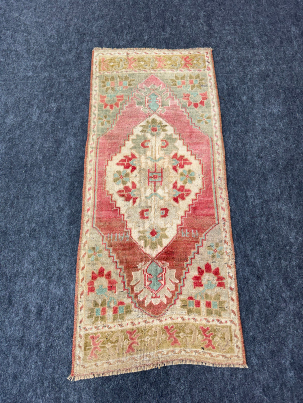 Turkish Yastik Rug  1'7" x  3'8" #23941