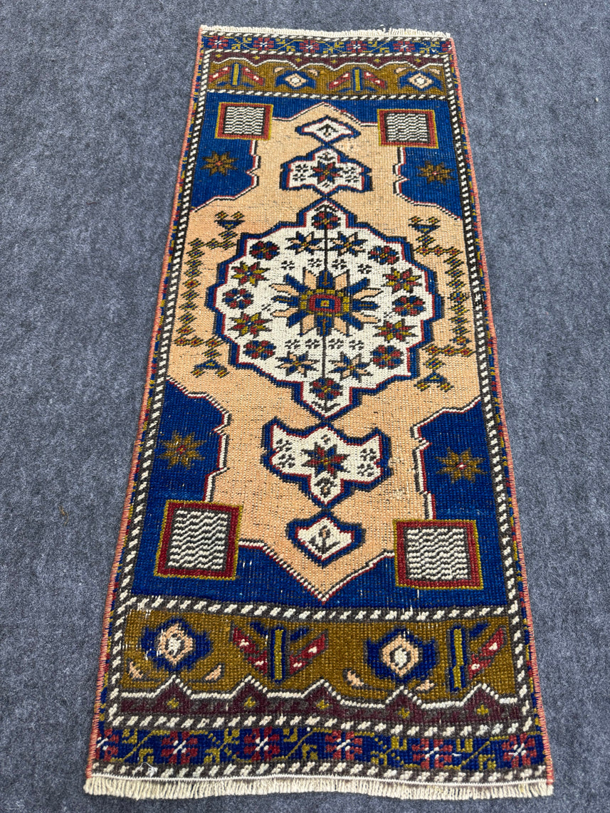 Turkish Yastik Rug  1'6" x  3'8" #23939