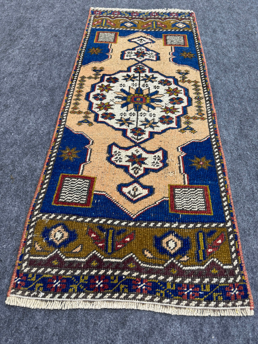 Turkish Yastik Rug  1'6" x  3'8" #23939