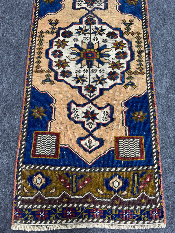 Turkish Yastik Rug  1'6" x  3'8" #23939