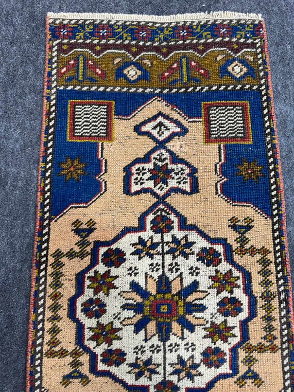 Turkish Yastik Rug  1'6" x  3'8" #23939