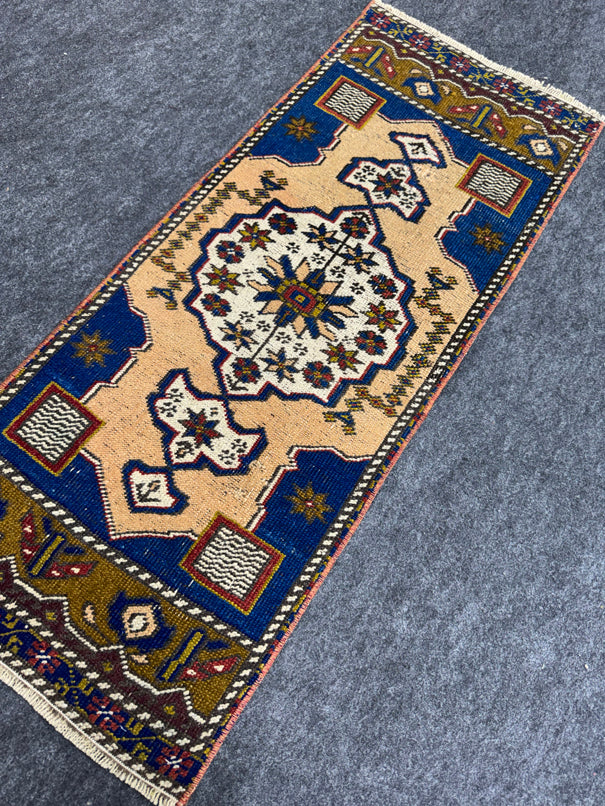Turkish Yastik Rug  1'6" x  3'8" #23939