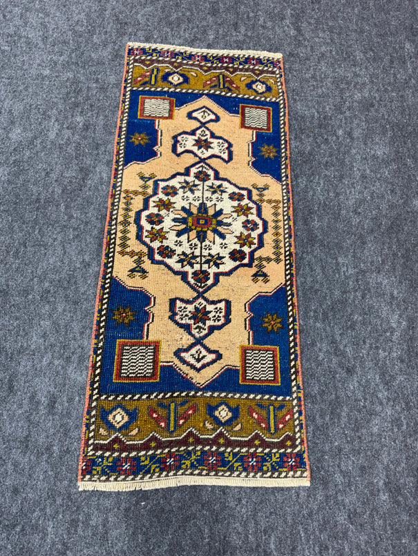 Turkish Yastik Rug  1'6" x  3'8" #23939