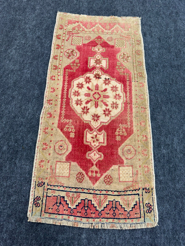 Turkish Yastik Rug  1'9" x  3'8" #23938