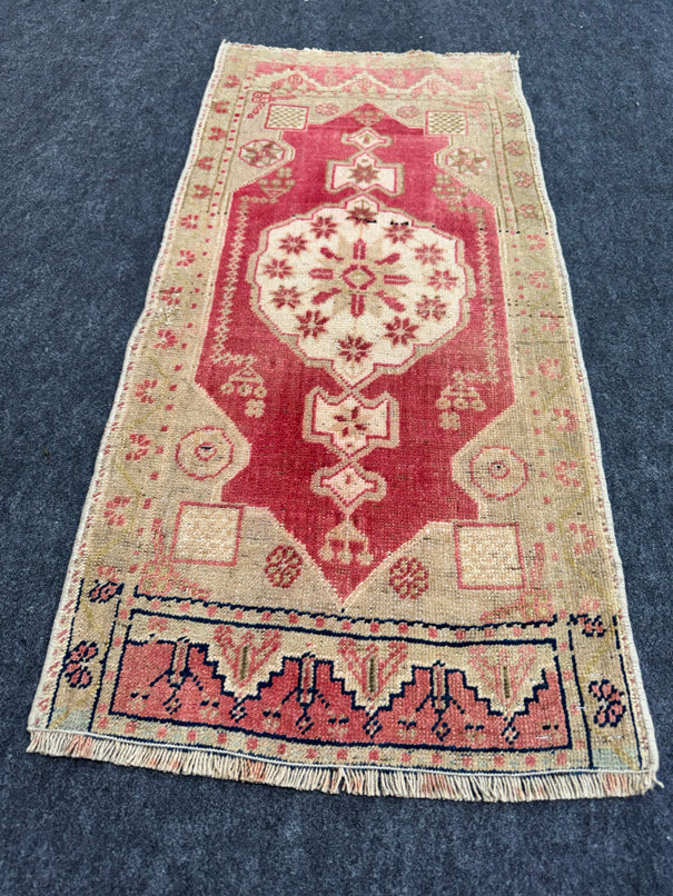 Turkish Yastik Rug  1'9" x  3'8" #23938