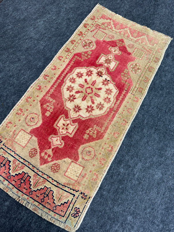 Turkish Yastik Rug  1'9" x  3'8" #23938